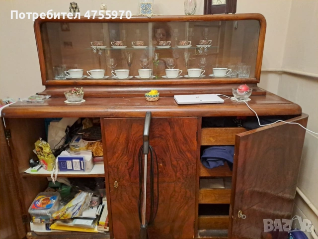 Бюфет, доста тежък и запазен , снимка 2 - Антикварни и старинни предмети - 53726051