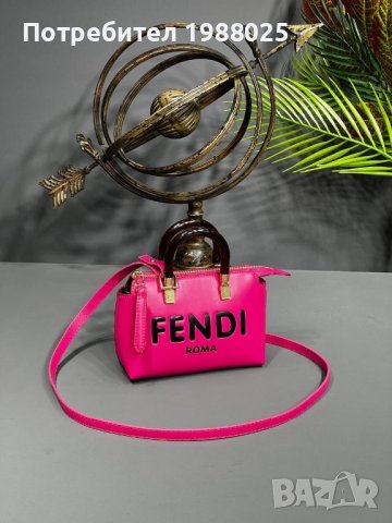 Мини чанта Fendi, снимка 3 - Чанти - 41321770