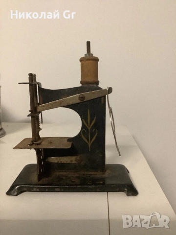 Детска шевна машина  производство Германия  M.uller  DRGM  1930 години  състояние според снимката