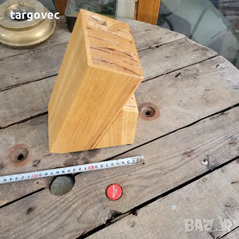 масивен дървен блок за ножове