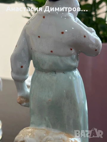 Порцеланова статуетка Колхозница , снимка 6 - Антикварни и старинни предмети - 53477628