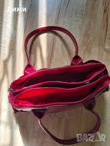 Червена италианска кожена чанта , снимка 3 - Чанти - 52257436