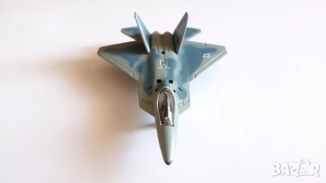 Метален Изтребител F-22 Raptor Maisto Tailwinds, снимка 7 - Колекции - 49338059