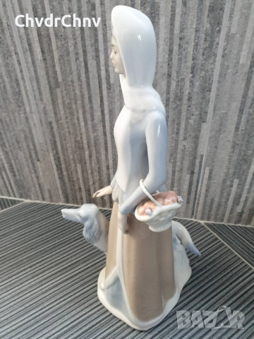 TENGRA статуетка 39см/ТЕНГРА испанска порцеланова фигура на жена с куче и чанта, снимка 2 - Статуетки - 52967848