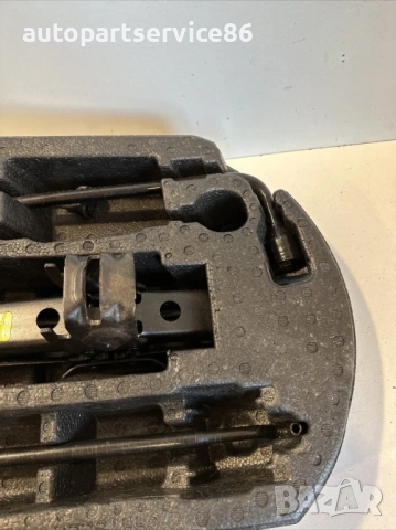 Крик за автомобил Jeep Grand Cherokee (2012) 68145664AA, снимка 3 - Части - 53508598