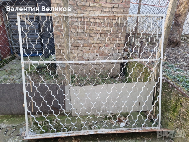 Метална решетка за прозорец