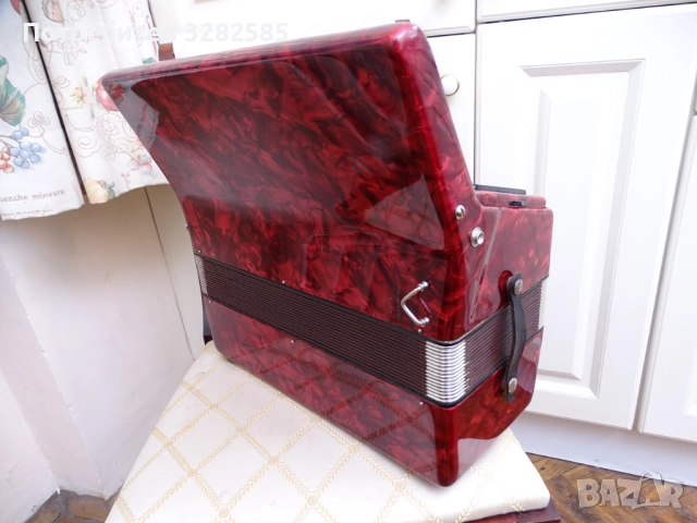 Акордеон Велтмайстер Стела 60 баса, снимка 7 - Акордеони - 52321999