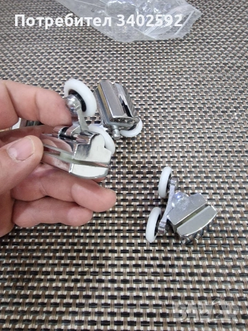 Комплект двойни хромирани ролки за душ кабина., снимка 5 - Врати за баня - 53506013