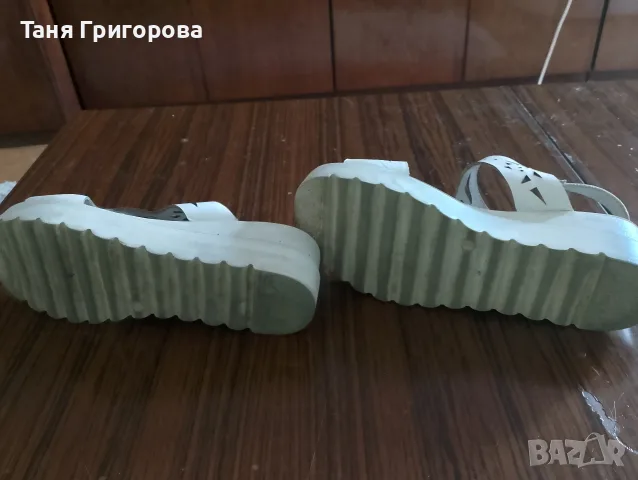 Бели дамски сандали естествена кожа с лазерни изрязвания , снимка 4 - Сандали - 55739056