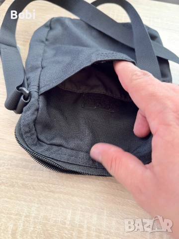 Nike чанта през рамо – черна (компактна), снимка 5 - Чанти - 53679992