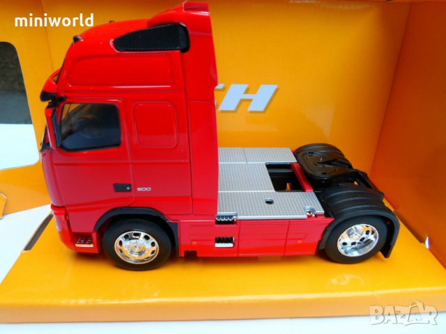 Volvo FH 12 влекач - мащаб 1:32 на Welly модела е нов в кутия, снимка 3 - Колекции - 26997422