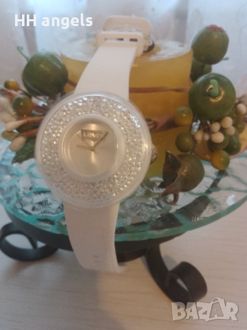 Levis дамски часовник с кристали Swarovski, снимка 2 - Дамски - 52773307