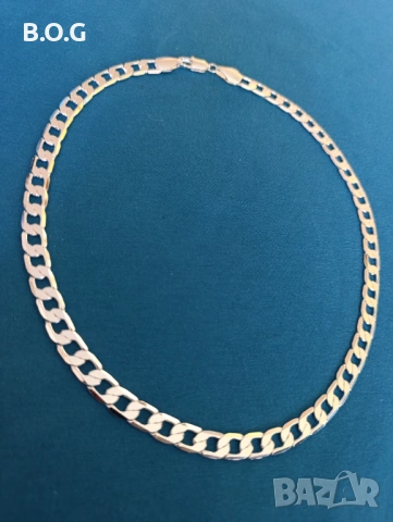 Нов, МАСИВЕН, сребърен ланец. В кутия за подарък.