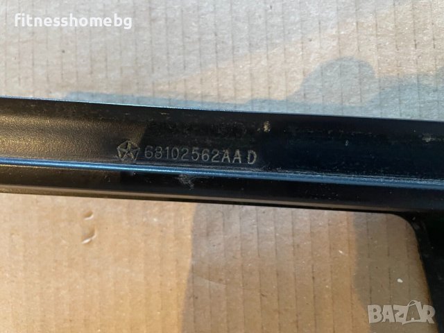 Апликация на B колона, дясна - Mopar (68102562AC) 2014-2023 Jeep Cherokee