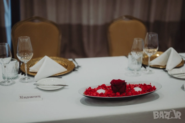 Изкуствени розови листенца листа от рози червени сватба свети Валентин, снимка 11 - Декорация за дома - 52570859