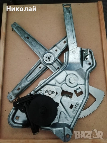 Стъклоповдигач зад. ляв БМВ Е34 (без моторче) 