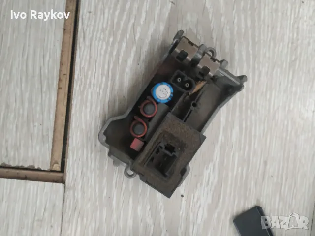 резистор, реостат за вентилация на Mercedes-Benz № A 230 821 02 51, снимка 3 - Части - 50413113