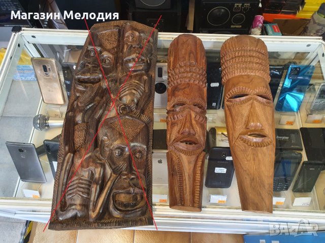 Оригинални дървени африкански маски. Купувани през 1986г. от Мозамбик. По 80лв./бр.  ( Голямата 110л