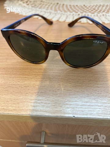 Дамски слънчеви очила. VOGUE, снимка 2 - Слънчеви и диоптрични очила - 53519063