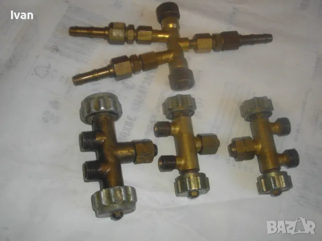 НОВ НЕМСКИ ТРОЙНИК РАЗКЛОНИТЕЛЕН РЕГУЛИРУЕМ ЗА КИСЛОРОД АЦЕТИЛЕН ЗА ОКСИЖЕН СЪС СПИРАТЕЛНИ КРАНОВЕ 