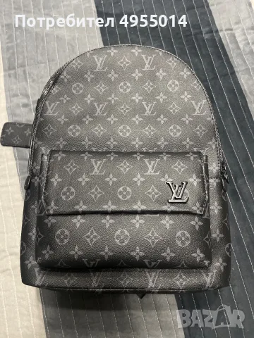 Черна кожена раница на LOUIS VUITTON