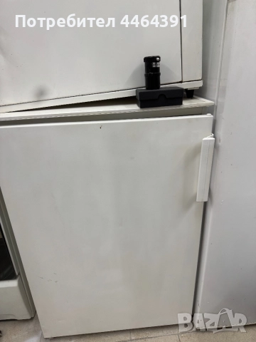 Малък хладилник 