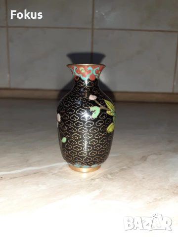 Cloisonne Клоазоне Красива малка ваза бронз клетъчен емайл, снимка 6 - Антикварни и старинни предмети - 53357380