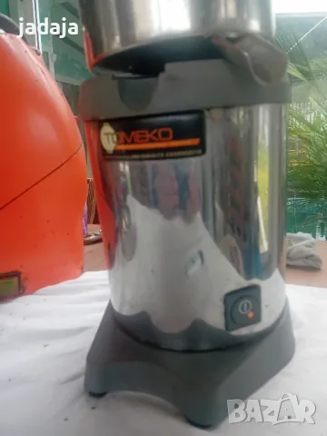 Професионална цитрус преса Томеко, снимка 3 - Сокоизстисквачки и цитрус преси - 49605084