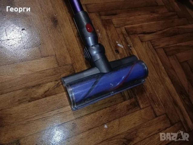 Много добра прахосмукачка Dyson V8 с нова батерия и аксесоари, снимка 4 - Прахосмукачки - 55414300