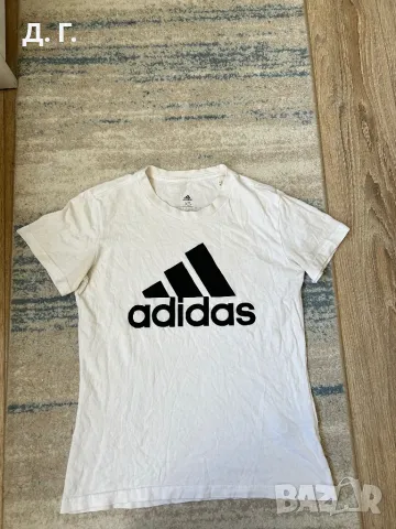 Бяла тениска на Adidas