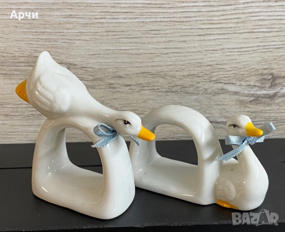 Винтидж порцеланови пръстени за салфетки, снимка 4 - Сервизи - 53696008