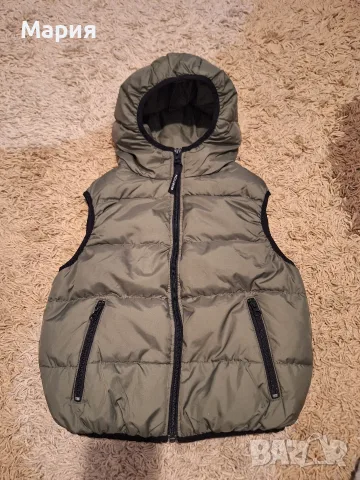 Грейка - елек Benetton 5-8 г - 20 €, снимка 3 - Детски якета и елеци - 55935450