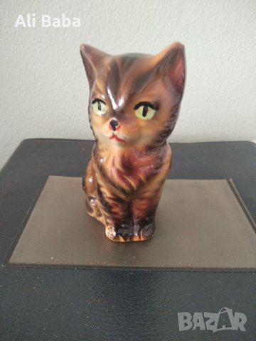 Красива керамична фигура