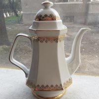 Чайник немски порцелан с позлата, снимка 1 - Антикварни и старинни предмети - 40074025
