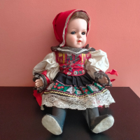 Колекционерска кукла народна носия Чехословакия ретро Celluloid 35 см, снимка 11 - Колекции - 44934272
