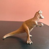 Колекционерска фигурка Schleich Dinosaurs Tyrannosaurus McDonalds 2020, снимка 7 - Колекции - 42212110