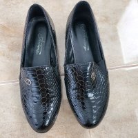 Дамски обувки лачени , снимка 1 - Дамски ежедневни обувки - 41716933