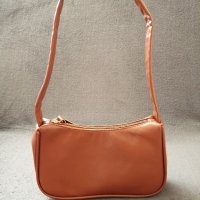 Кожена малка дамска чанта за рамо в кафяв цвят, снимка 6 - Чанти - 41771597