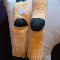 Ръчно плетени дамски чорапи  размер 40, снимка 2 - Дамски чорапи - 44697165