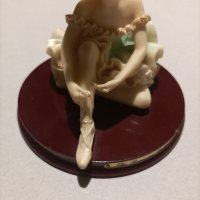 Много красива рядка Винтаж фигурка статуетка на балерина от порцеланова смола., снимка 10 - Статуетки - 44452359