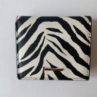 Bershka дамско портмоне с щампа зебра дамски портфейл визитник картодържател, снимка 1 - Портфейли, портмонета - 38871141