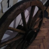 Колела от голяма каруца, стара дървена коларска изработка., снимка 5 - Антикварни и старинни предмети - 37068572