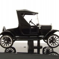 Ford Modell T Runabout 1925 - мащаб 1:43 на IXO моделът е нов в PVC дисплей-кейс, снимка 4 - Колекции - 40032741