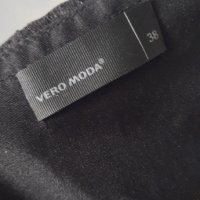 Елегантна черна рокля Vero Moda с дантела  , снимка 2 - Рокли - 41955444