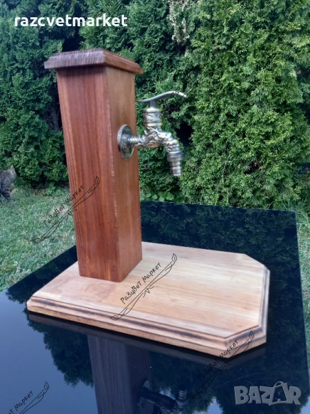 Уникален дървен диспенсер за алкохол, снимка 1