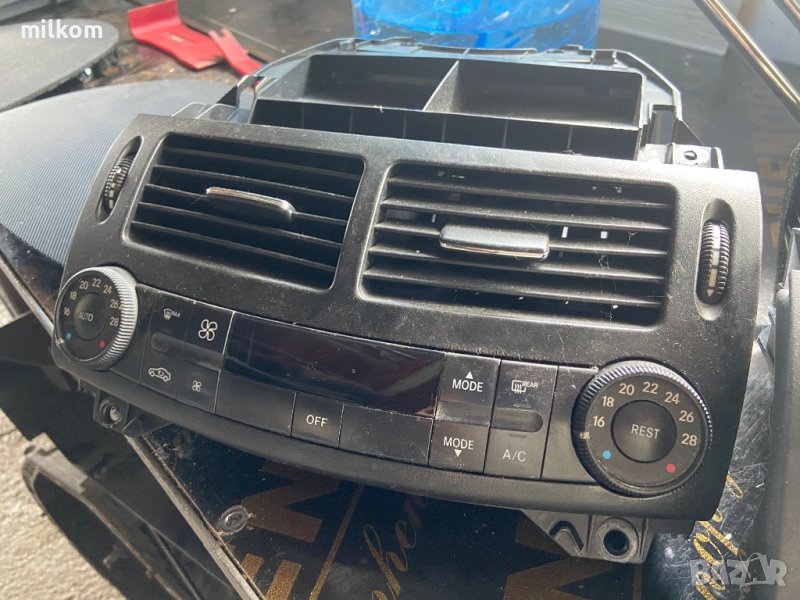 Централна конзола въздуховод ( духалки ) с управление за климатика ( климатроник ) , снимка 1