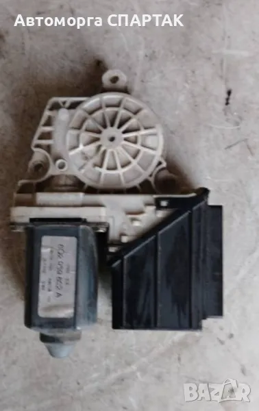 Volkswagen Polo 2004 Двигател на регулатора на предните врати 6Q2959802A, снимка 1