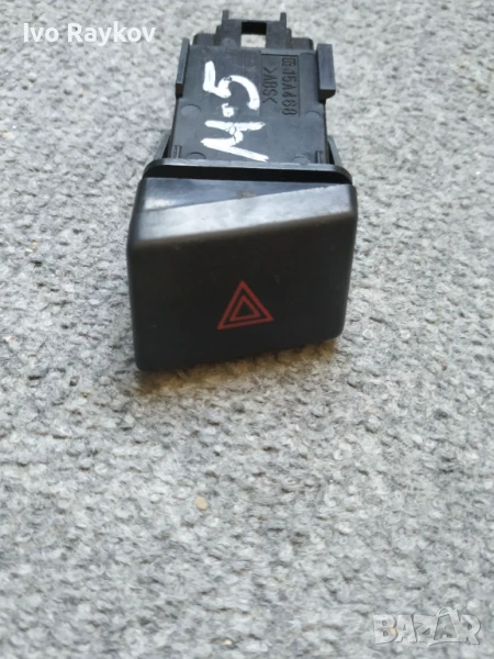 Бутон аварийни светлини Мазда 5 2.0 146кс 05г Mazda 5 2.0  , , снимка 1