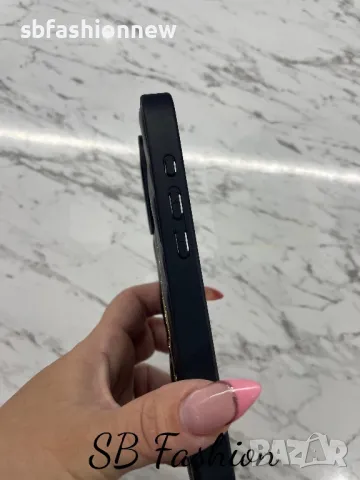 YSL калъфче САМО за Iphone 16 pro, снимка 4 - Калъфи, кейсове - 49340088