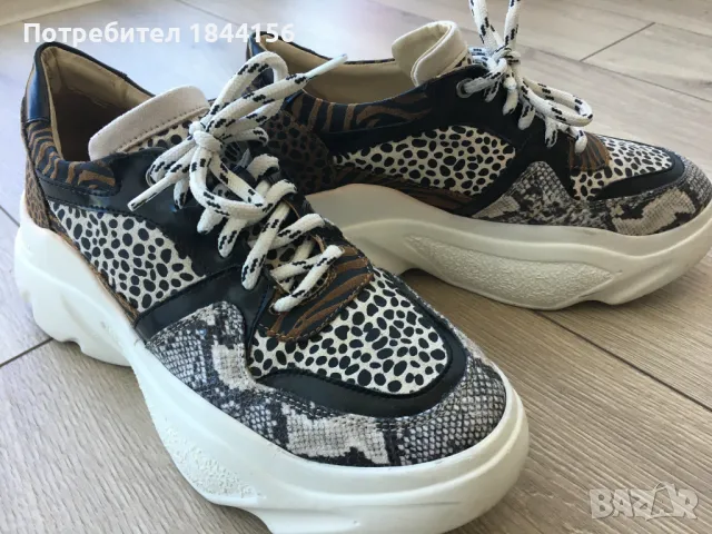 Дамски маратонки в животински принт, снимка 1